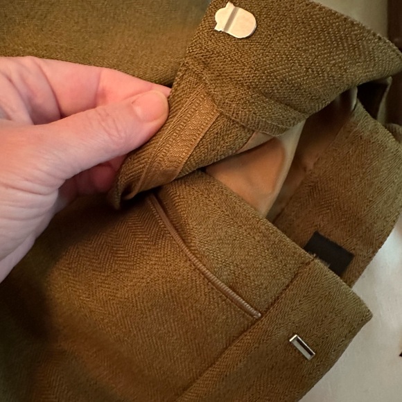 Ladies dress suit. Jacket size 8; slacks size 12. - Picture 6 of 6